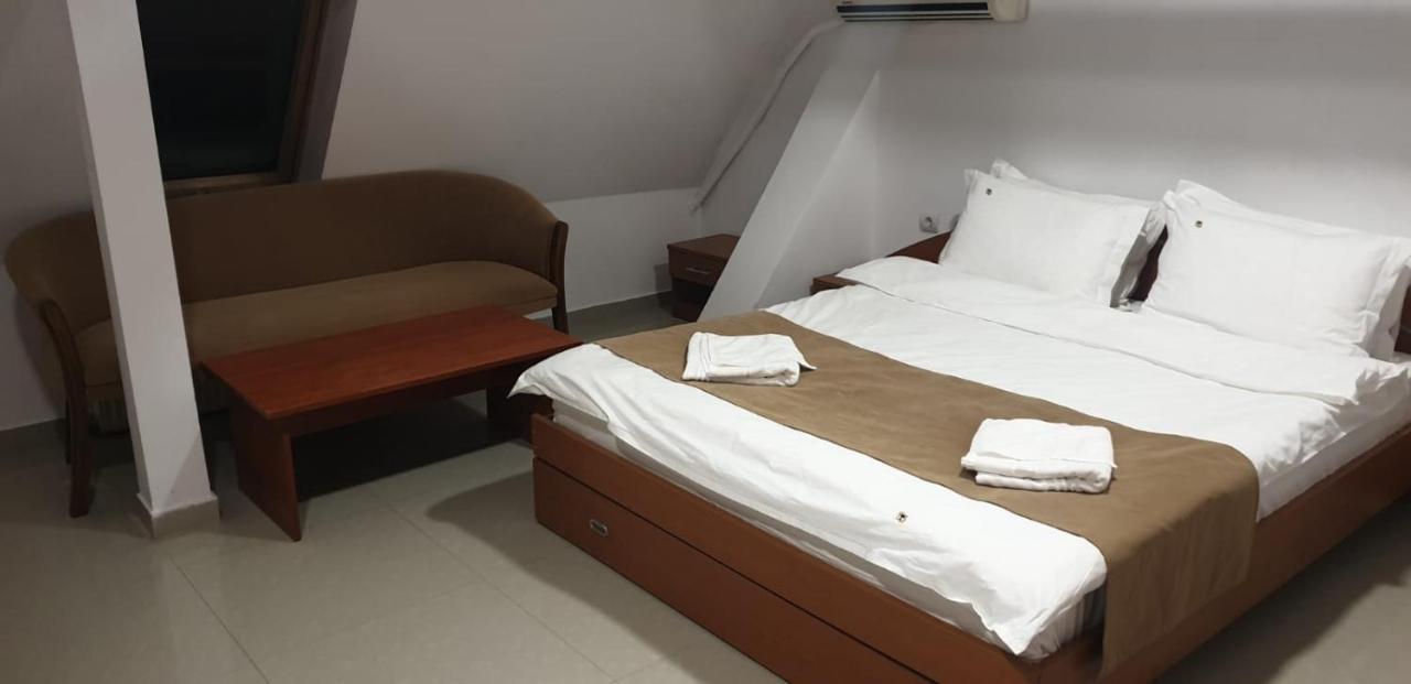 Hotel Top Central Βουκουρέστι Εξωτερικό φωτογραφία